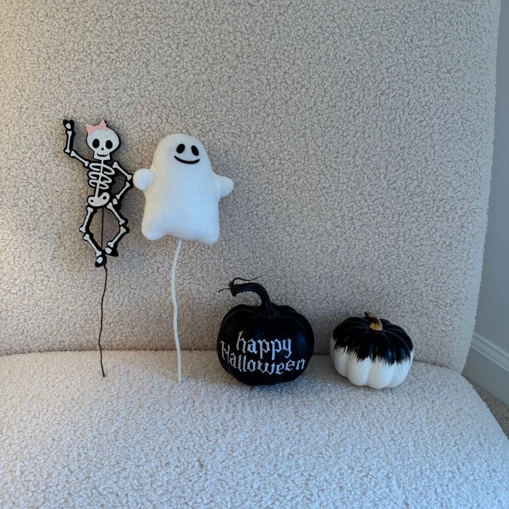Bundle of 2 Pumpkins and 2 Halloween Picks